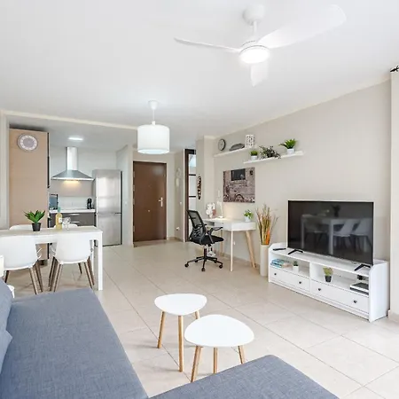 Beautiful Renovated Apartment With Terrace And Air Condition In Mocan 4 Palm Mar Apartmán